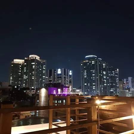 Crib 49 Guesthouse - Foreigner Only